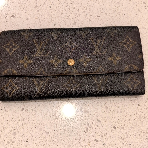 Louis Vuitton wallet - Picture 1 of 5